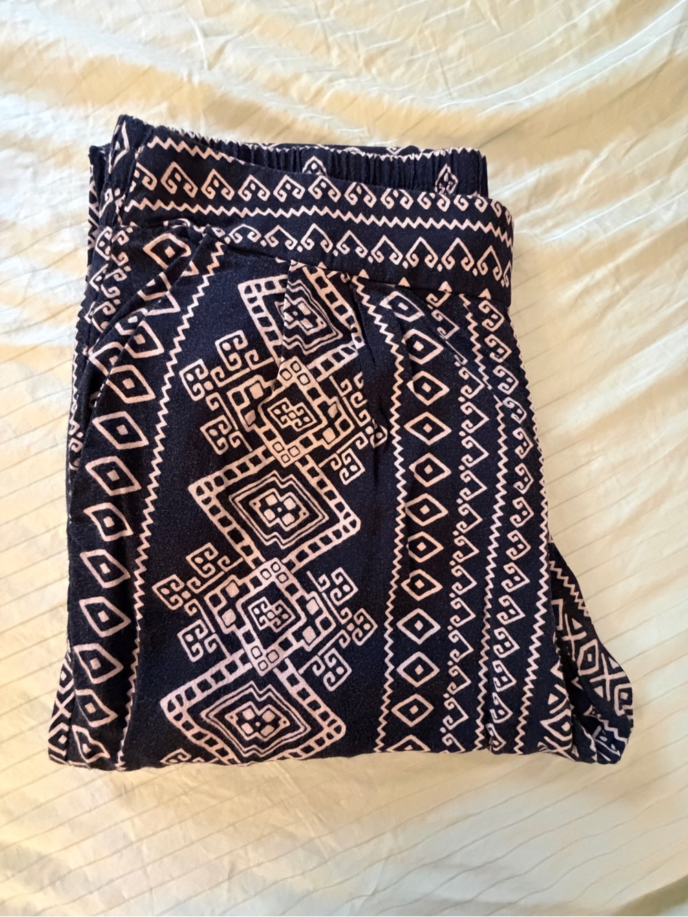 Forever 21 Black and brown Geometric Print Women's pants ♥️